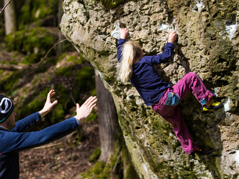 Drago kid on bouldering