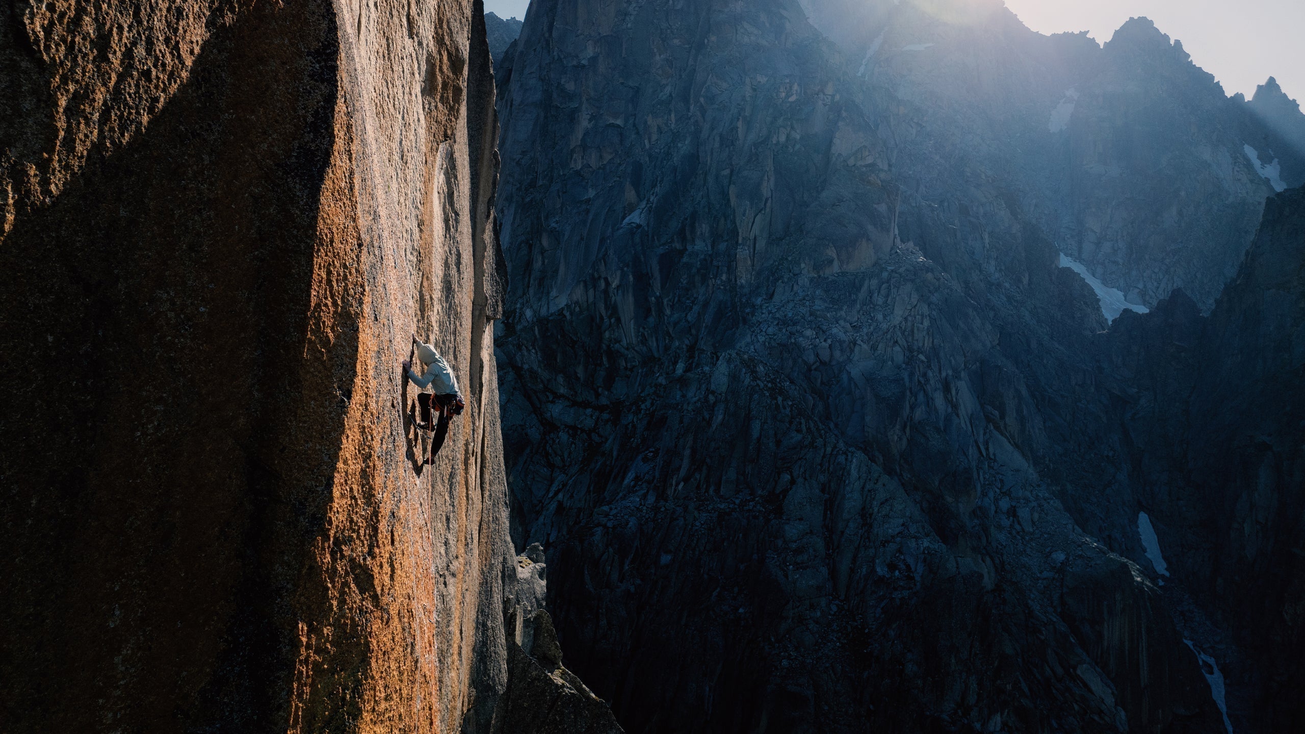 Camilla Moroni's ascent of Histoire sans fin wearing SCARPA's VAPOR S climbing shoes