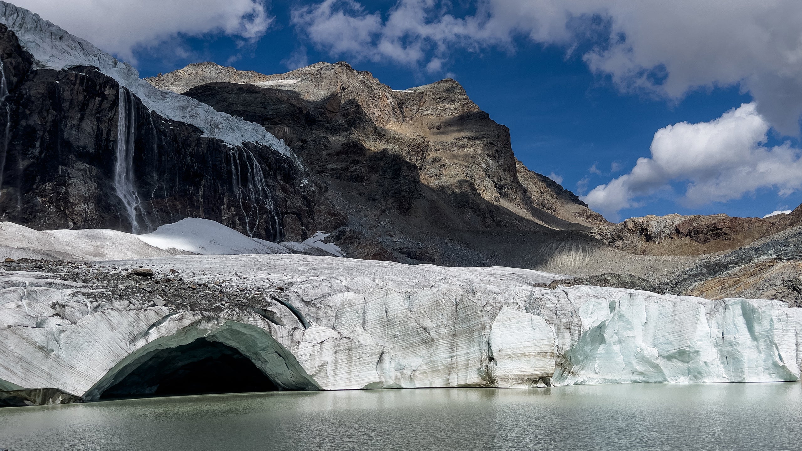 Best hikes and scenic trails of Lombardia