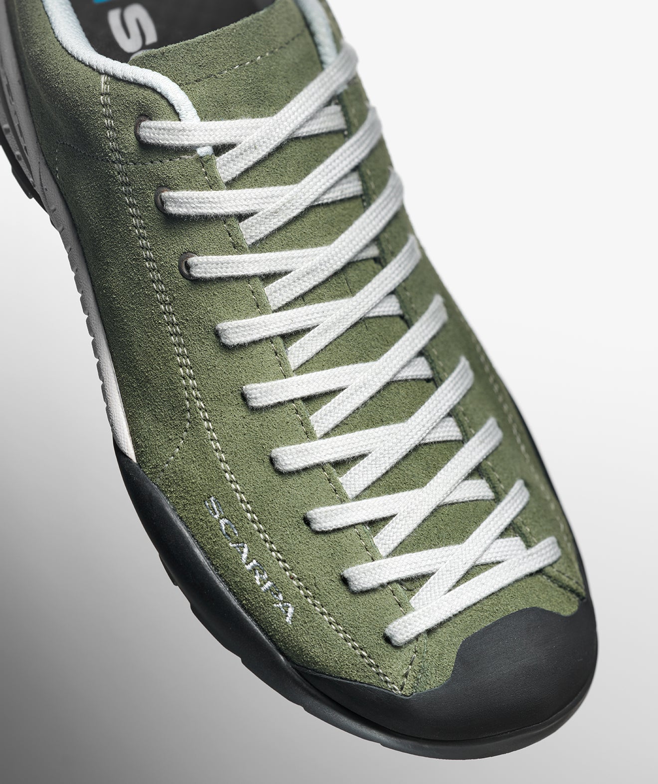 Close up on Mojito extended lacing inspired by the climbing world
