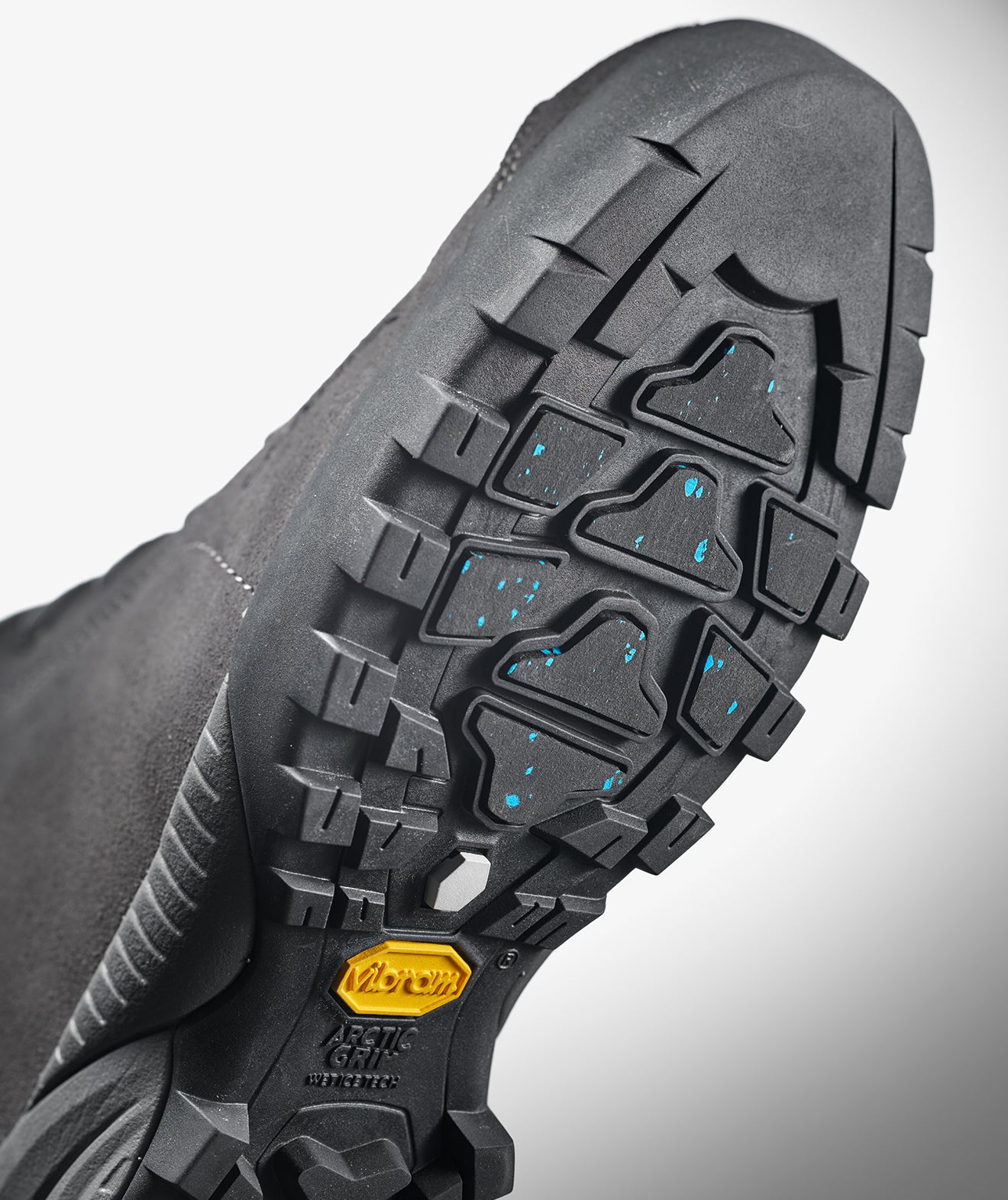 Close-up of SCARPA's Mojito City MID GTX Wool with Vibram sole, designed to provide comfort and stability during the cold season.