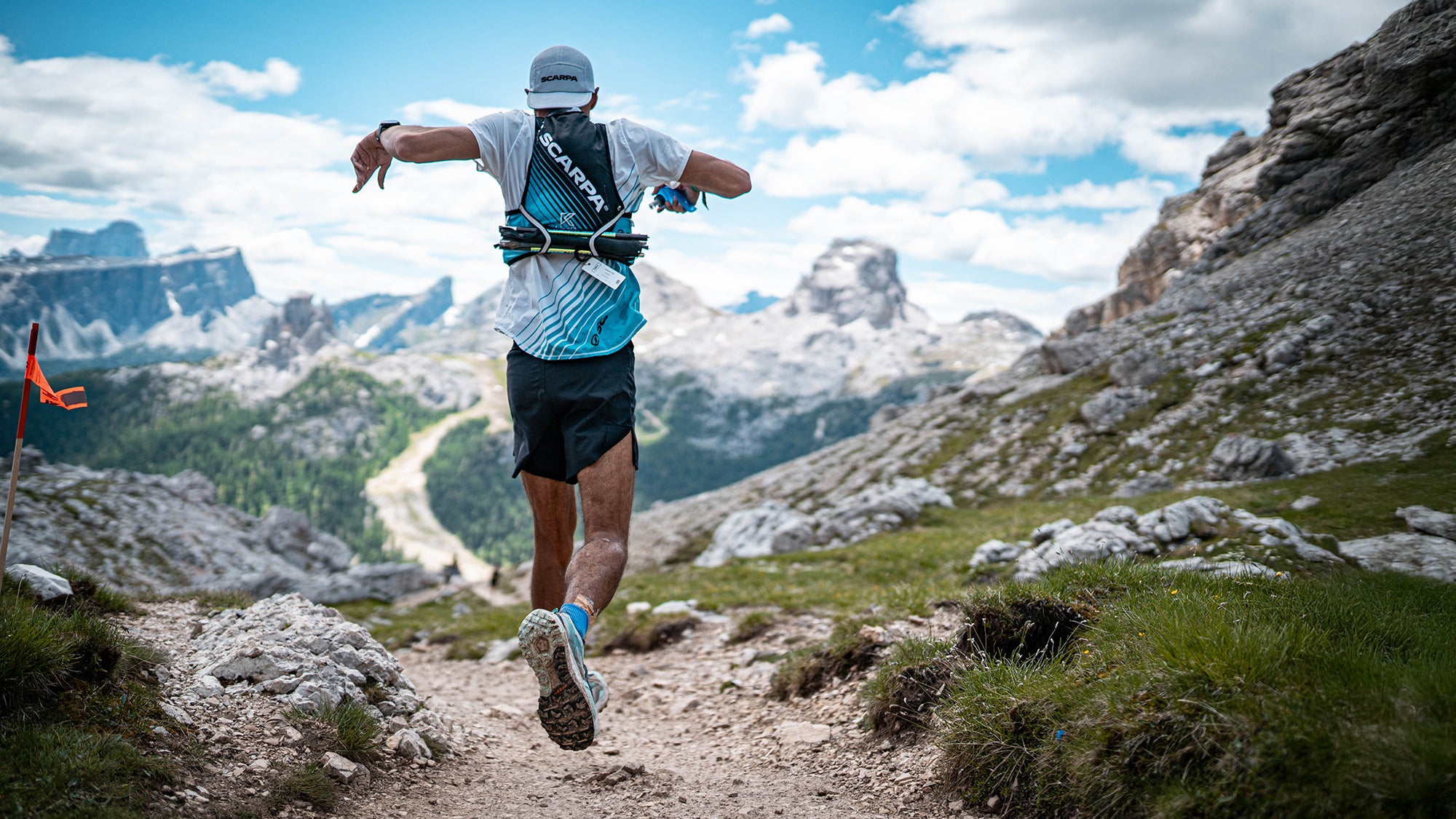 Andrè Rodrigues racing in the Dolomites