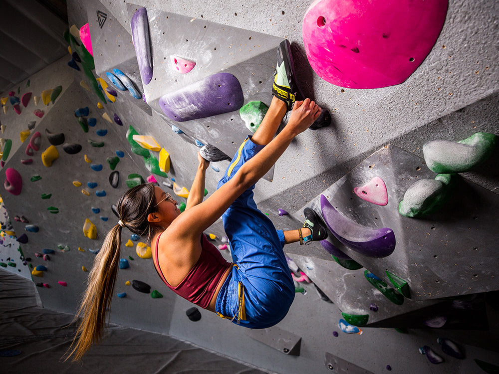 Indoor session with origin for woman