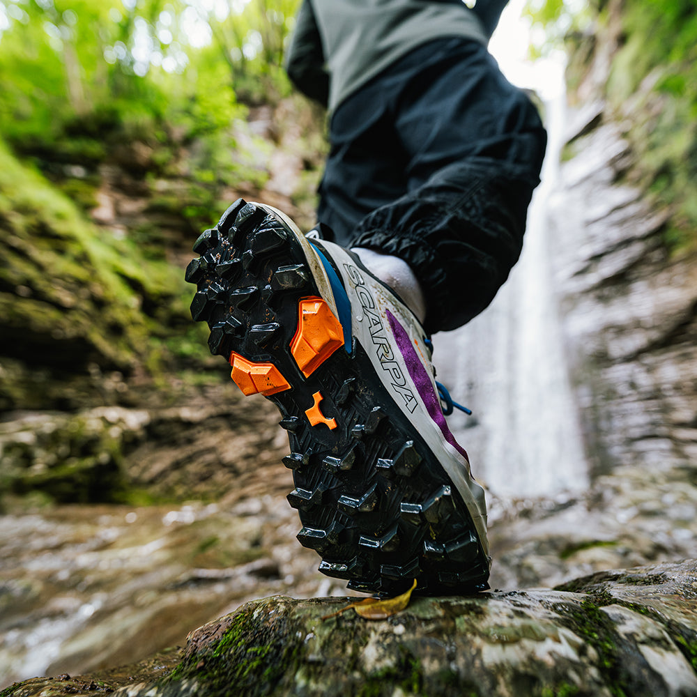 Man hike shoe