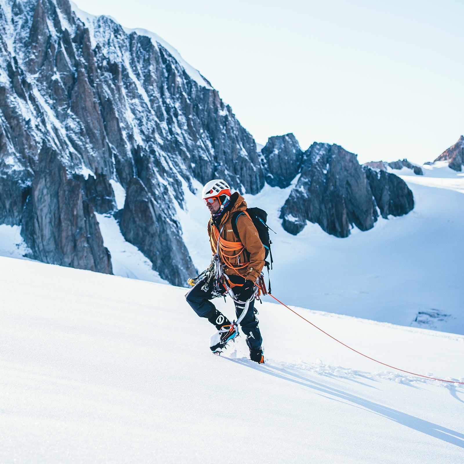 Mathieu Maynadier climbing Mont Blanc with the Phantom 6000 HD